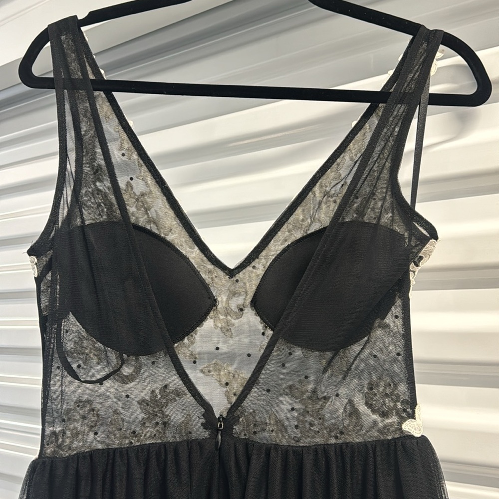 Elegant Blondie Nites black evening/prom dress in size 9 (juniors). - Picture 6 of 6